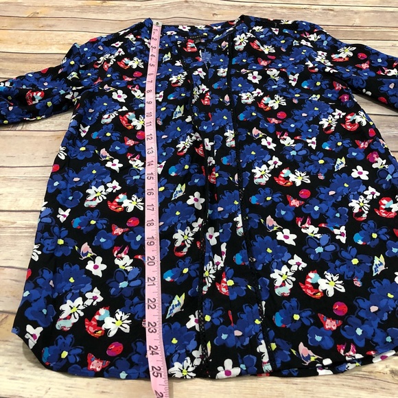 Talbots blue floral & butterfly blouse - Picture 7 of 8